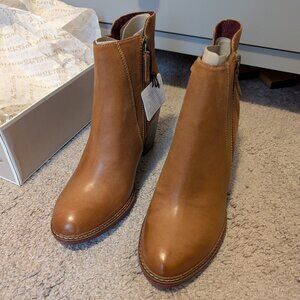 Women's leather boots